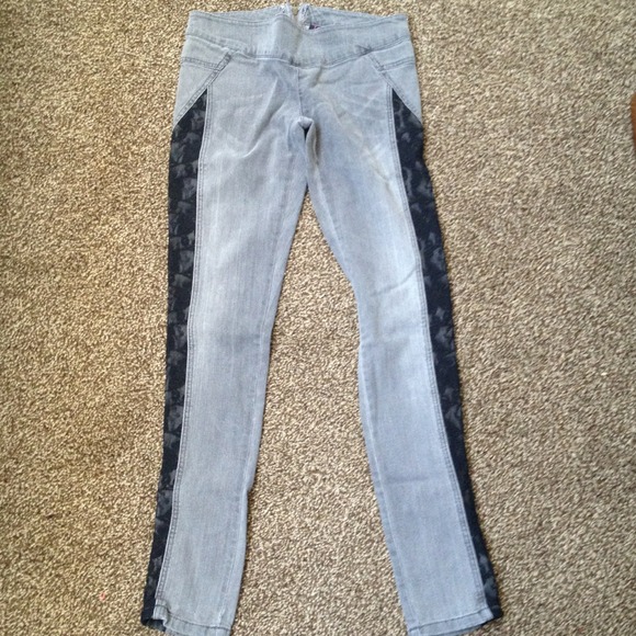 🌟💫JUST REDUCED💫🌟Material GIRL SKNNY STRETCH