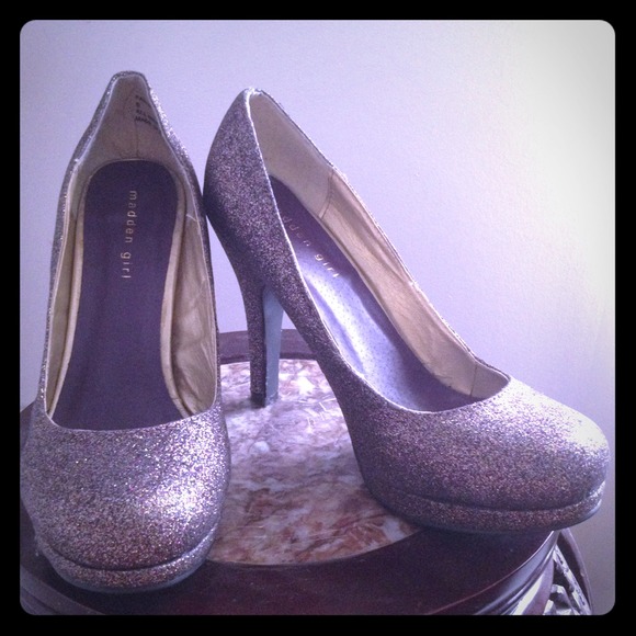 NEW Madden Girl by Steve Madden Fawwn Glitter Heel