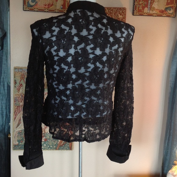 🎭 Beautiful lace top, french-cuffs. - Picture 2 of 2