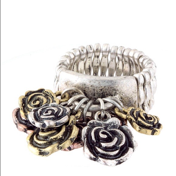 ROSE CLUSTER RING