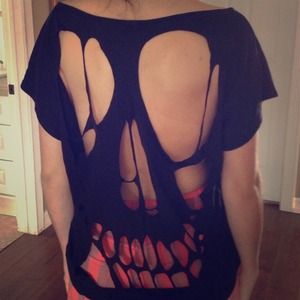 Skull cut out shirt