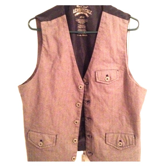 Aeropostale vest