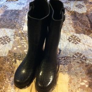 Black rain boots size 9