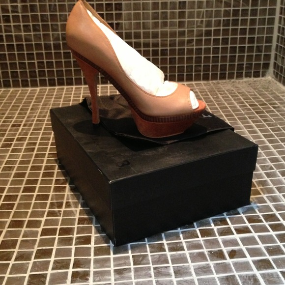 L.A.M.B. gale heels. Size 8