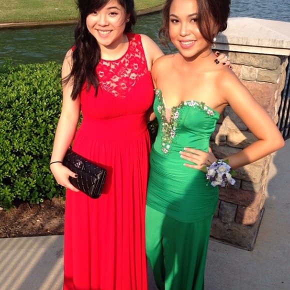 Red Lace Formal Gown - Picture 4 of 4