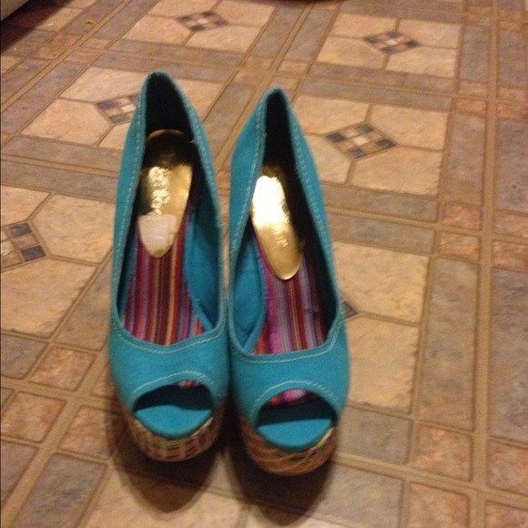 WOMENS WEDGES