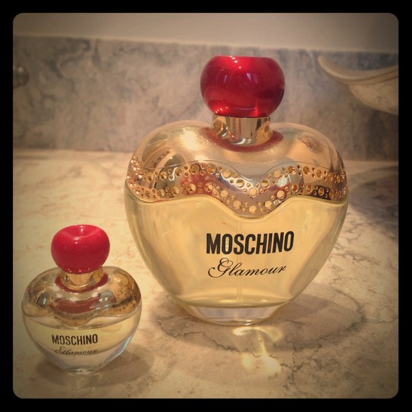 Moschino Glamour Perfume