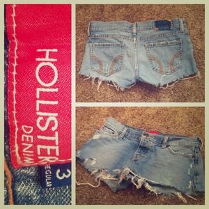 destroyed Hollister shorts 😘 BUNDLE/TRADE