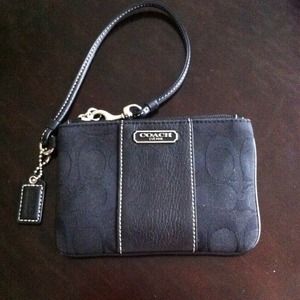 💥REDUCED💥Coach wristlet