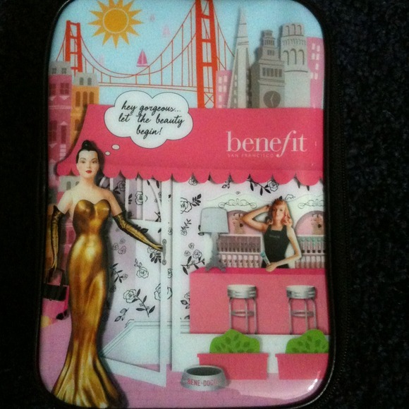 Benefit Makeup Bag 🚫Hold for Mbri70🚫