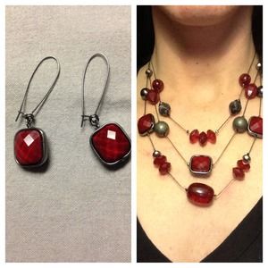 Earring and necklace set