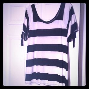 💢Bundled💢 ANA open shoulder shirt