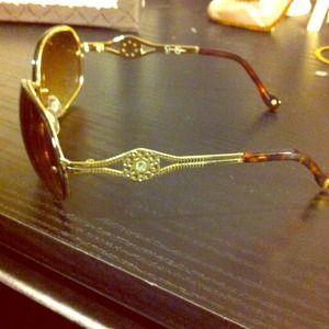 REDUCED. Jessica simpson gold classic sunglasses