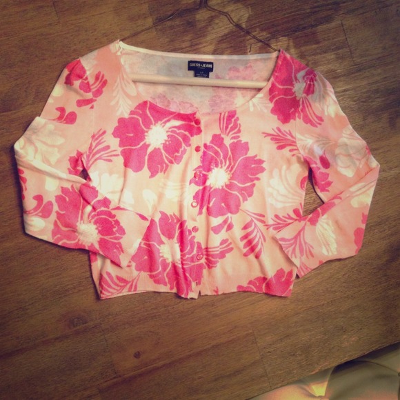 Small Floral Guess Cover-up, Perfect For Spring!!!