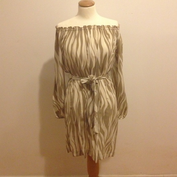 Michael kors off the shoulder dress