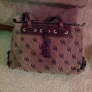 SOLD- Dooney and Bourke Signature Tote-Authentic