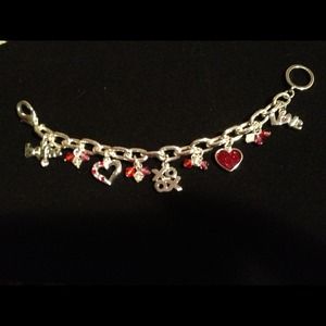 **SOLD in bundle** Cute "love" charm bracelet