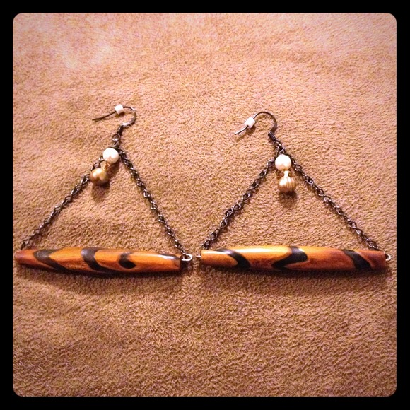 💝HP💝Pearl Wooden Earrings - Picture 1 of 3