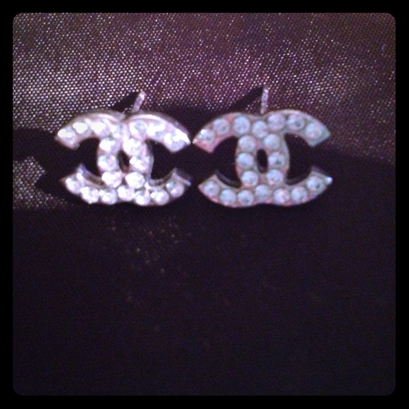 Chanel crystal cc logo earrings