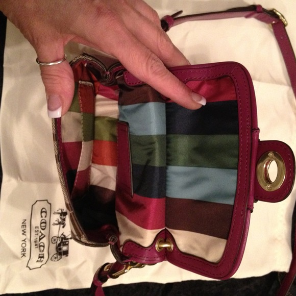 πREDUCED!! π Awesome NEW coach cross body bag - Picture 3 of 4