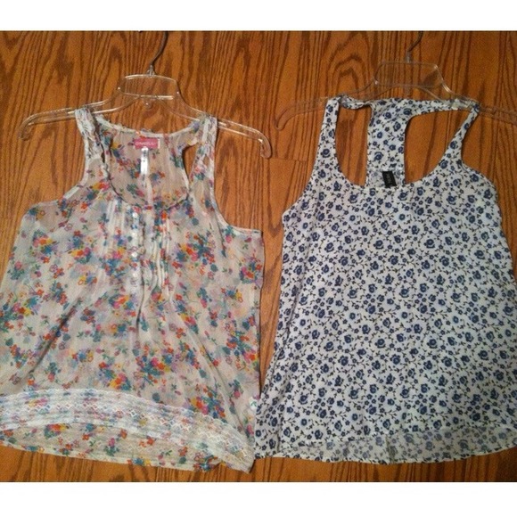 ❗Sold❗Pac Sun tank bundle - Picture 1 of 3