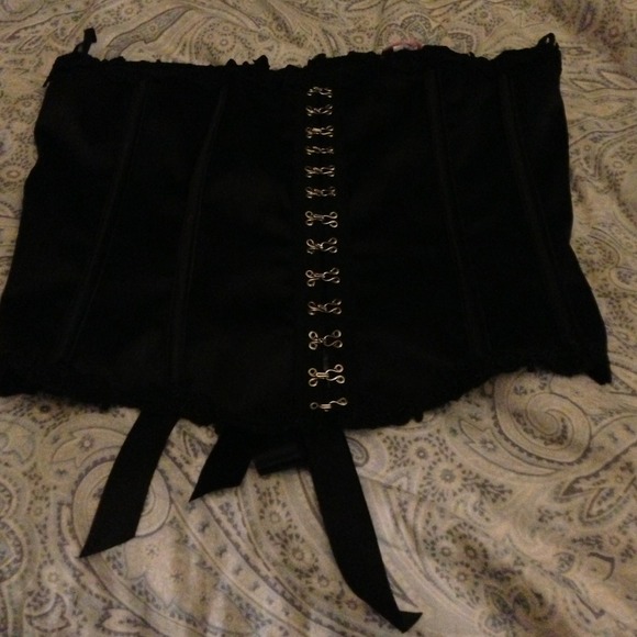 Black corset never worn size 38