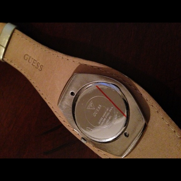 🔴Sold🔴Guess Watch🔷bundle w/ESQ🔷 - Picture 4 of 4