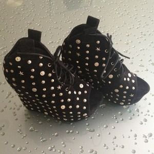Black studed wedge shoe
