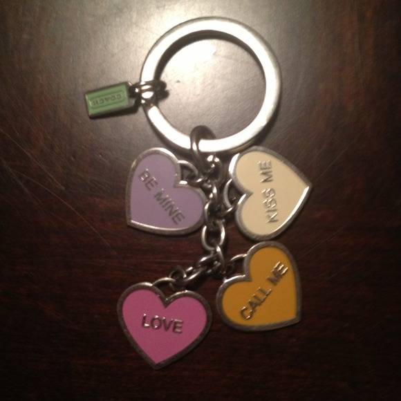 Authentic Heart Coach 'Be Mine' silver keychain💗