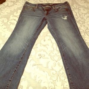 American eagle slim boot cut jeans&VS hot pink bra