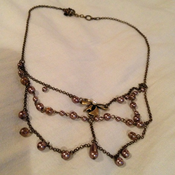 ⬇REDUCED⬇Bow necklace