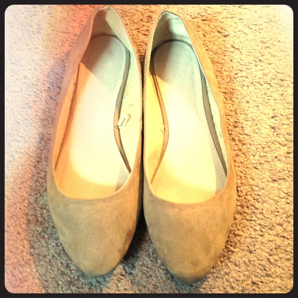 ***SOLD***Forever 21 flats