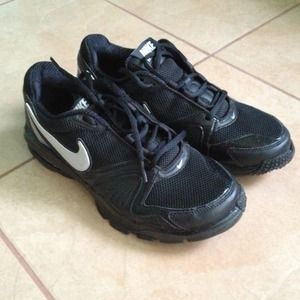 ⛔SOLD⛔Nike Air Max Edge 10 Mens Running Shoes