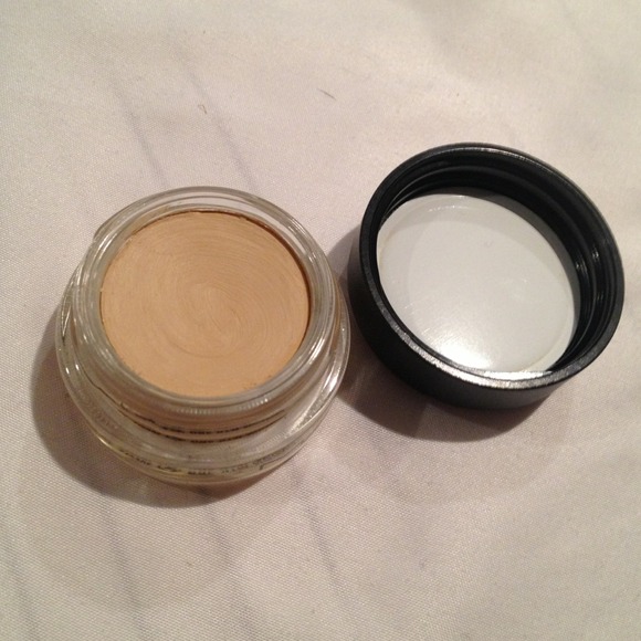 **SOLD IN BUNDLE**  paint pot in SOFT OCHRE - Picture 3 of 3