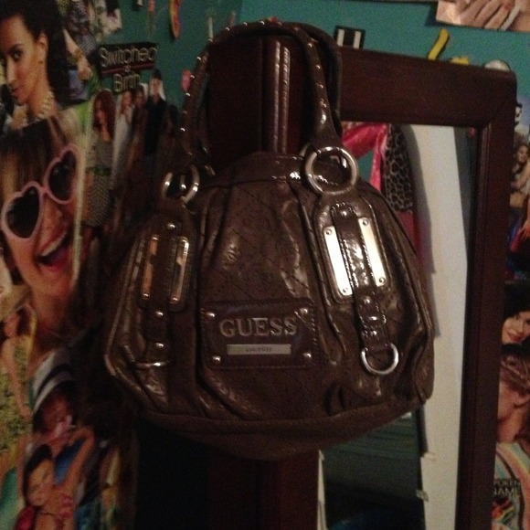 GUESS bag! Bought straight from the store! :) - Picture 4 of 4