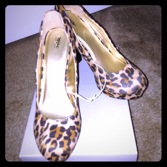 Mossimo Shoes - **SOLD**BNWT Leopard Heels