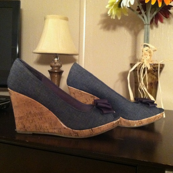 Blue jean material wedges