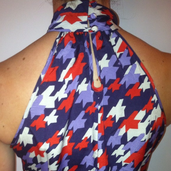 Houndstooth Print Tie-Neck Blouse - Picture 2 of 4