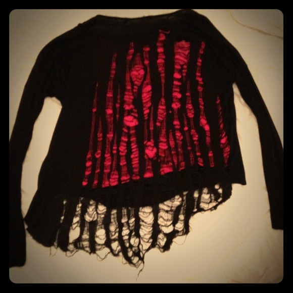 ✋SOLD✋American apparel shredded black tee