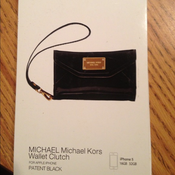 MK iPhone 5 wallet/wristlet 100% authentic