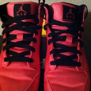 These are some cute Girl Air Jordan ... Hot pink!