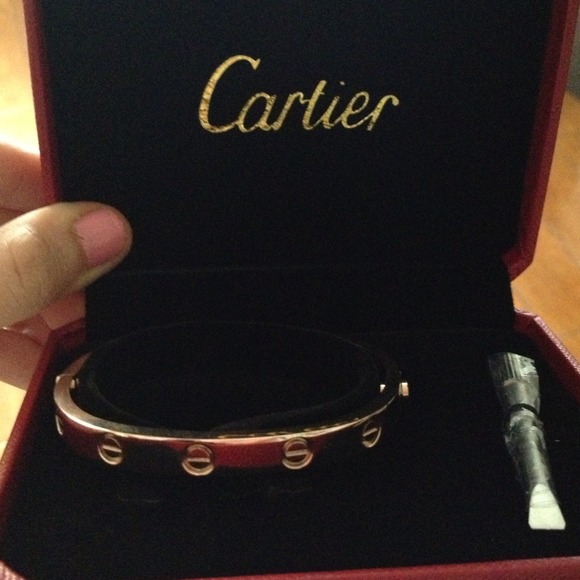 Cartier L💟ve bracelet (rose gold)