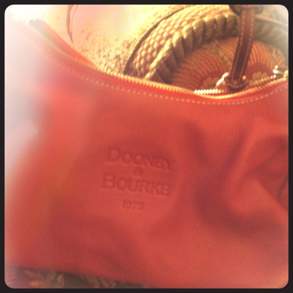 Authentic Dooney & Bourke-traded