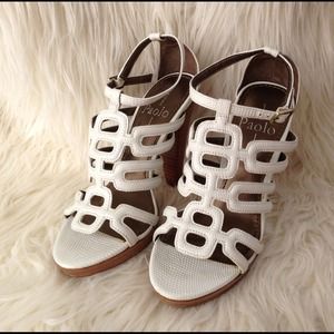 SOLD-Linea Paolo white graphic sandal size 4