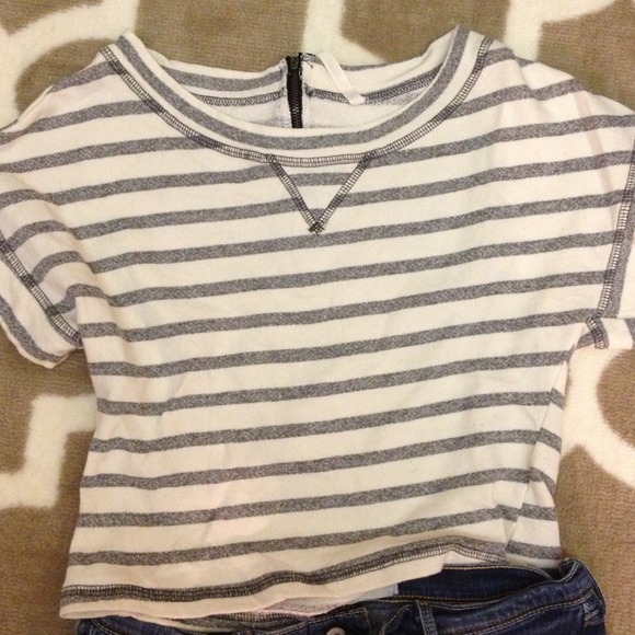 STRIPE GREY TOP - Picture 2 of 4
