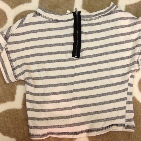 STRIPE GREY TOP - Picture 3 of 4