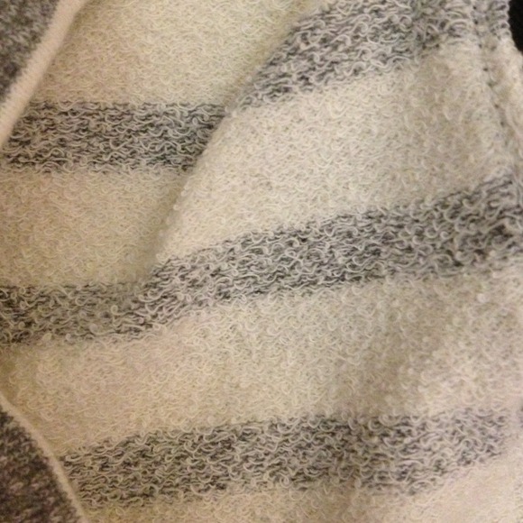 STRIPE GREY TOP - Picture 4 of 4