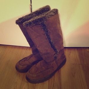 Ugg style brown boots 9