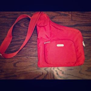 Cross body Baggallini purse