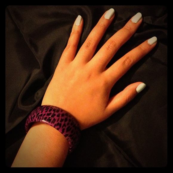Pink cheetah print bracelet